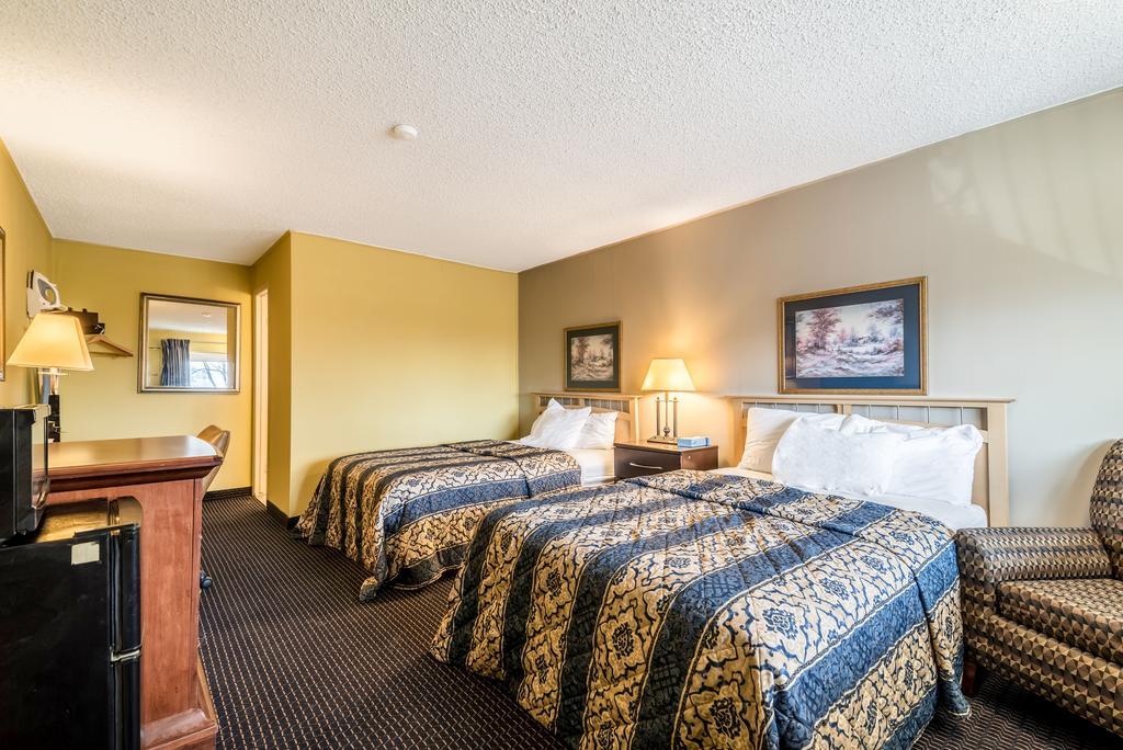 Red Carpet Inn & Suites Albany Airport Exterior photo