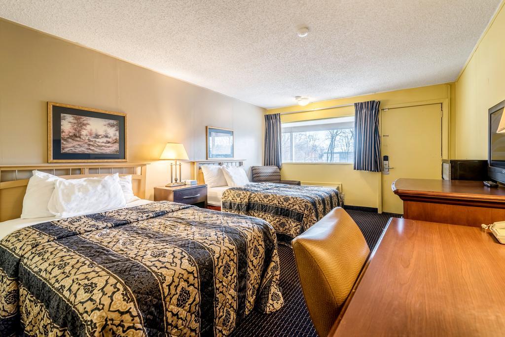 Red Carpet Inn & Suites Albany Airport Exterior photo